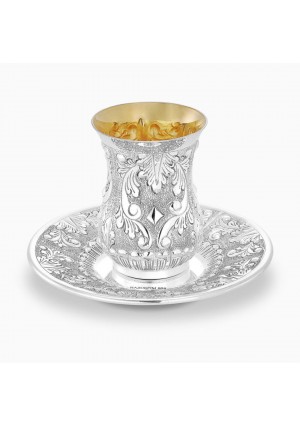 Becher With Tray Cutout